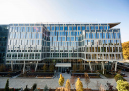 сграда EXPO 2000-смр в офиси на наематели